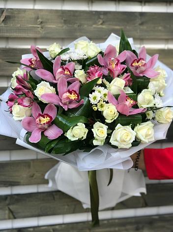 Букет цветов из: Розы и Хризантемы в Каргаполье