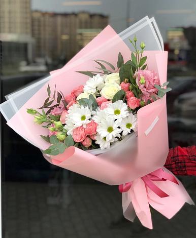 Букет цветов из: Розы, Лизиантусы и Хризантемы в Каргаполье